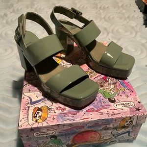 Jeffrey Campbell Mirinda Dusty Green Patent Platform